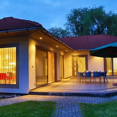 Hajnal Nyaralohaz Villa Balatonfenyves Luaran gambar
